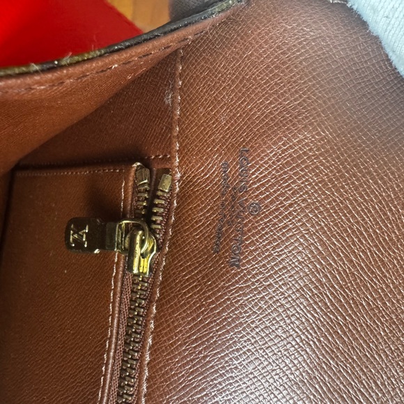 Louis Vuitton ⭐️
LV Monogram Pochette Dame purse with insert and unbranded Chain - Picture 11 of 16